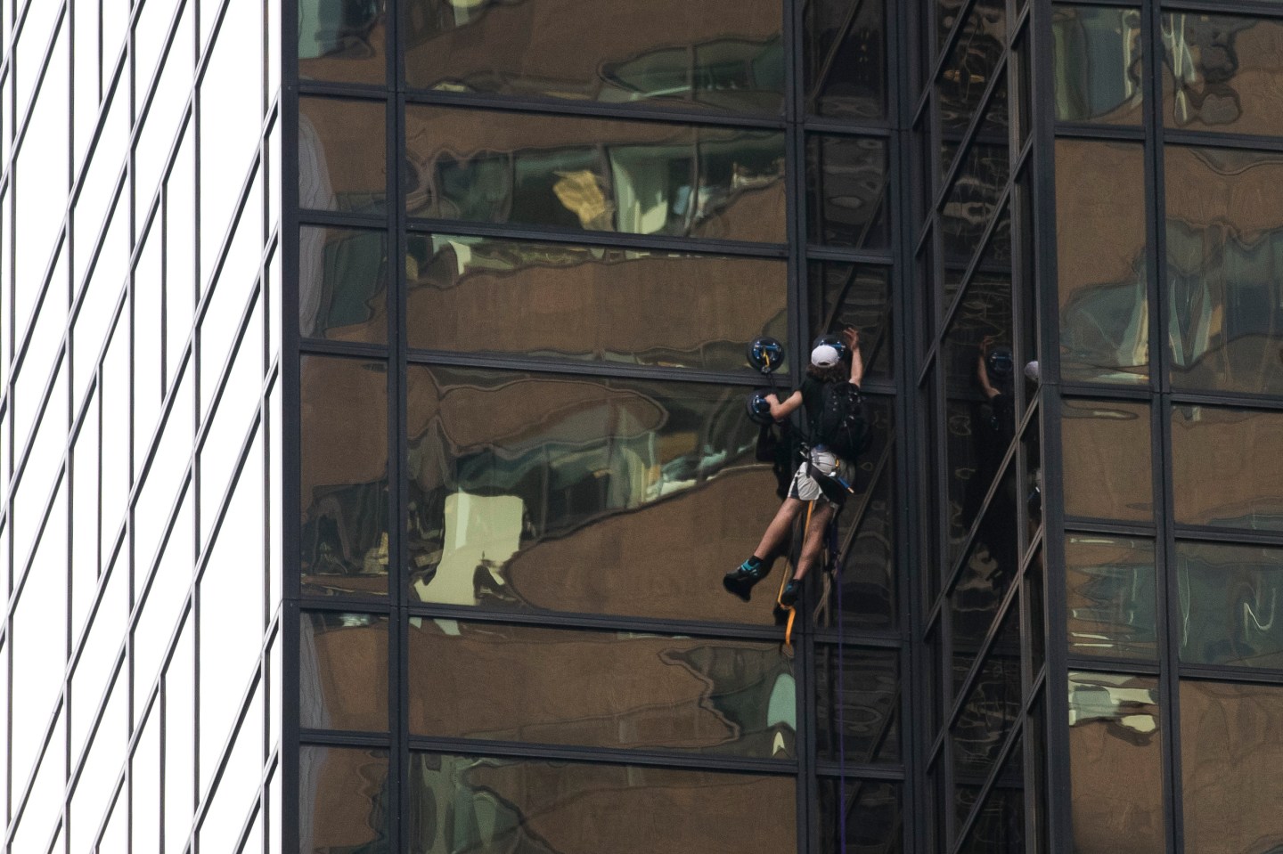 Man Climbs Trump Tower Using Suction Cups