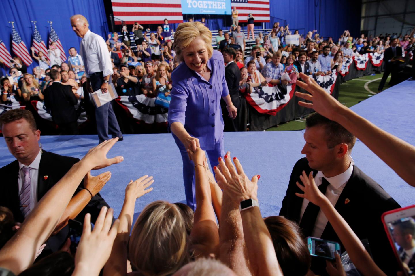 US-VOTE-DEMOCRATS-CLINTON