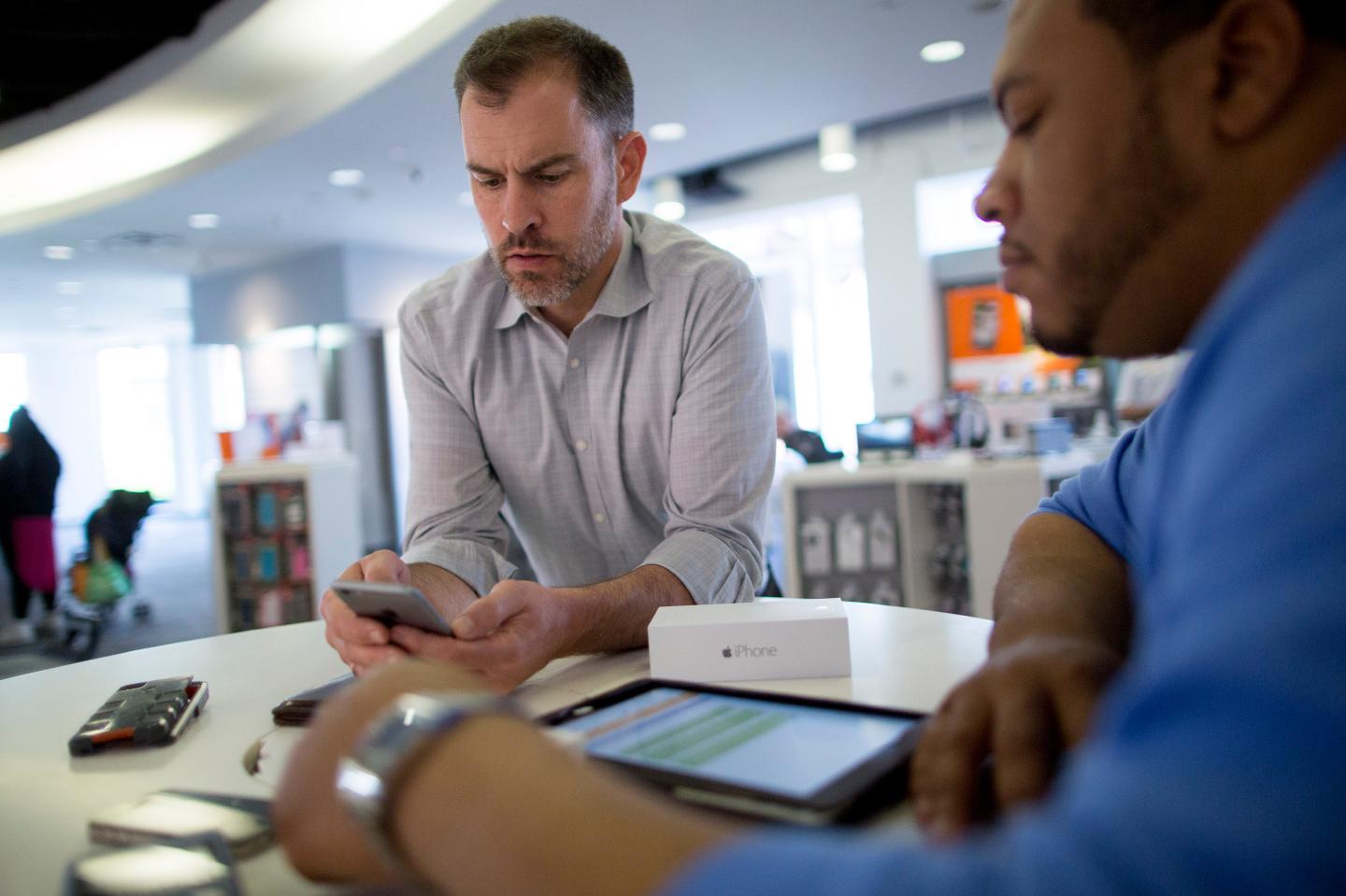 Inside An AT&amp;T Inc. Store Ahead Of Earnings Figures