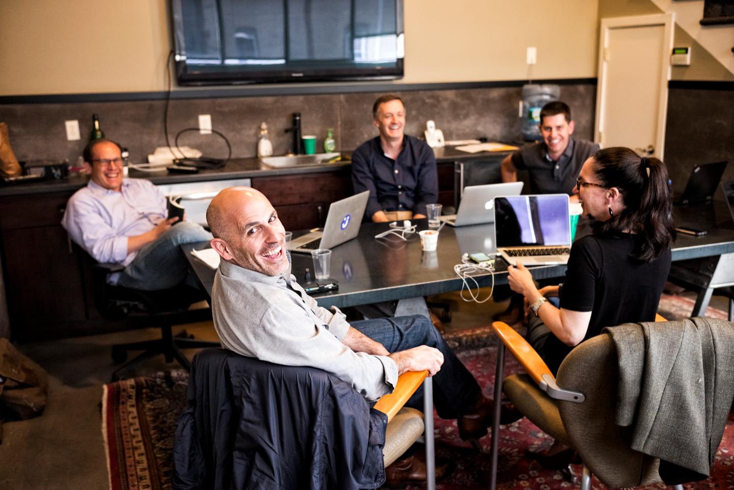 Marc Lore is about to launch a new e-comerce dark horse jet.com 4 years after selling his successful e-commerce company Quidsi to Amazon.com.