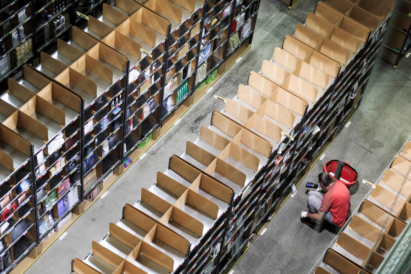 Amazon Mail Order Warehouse In Brieselang