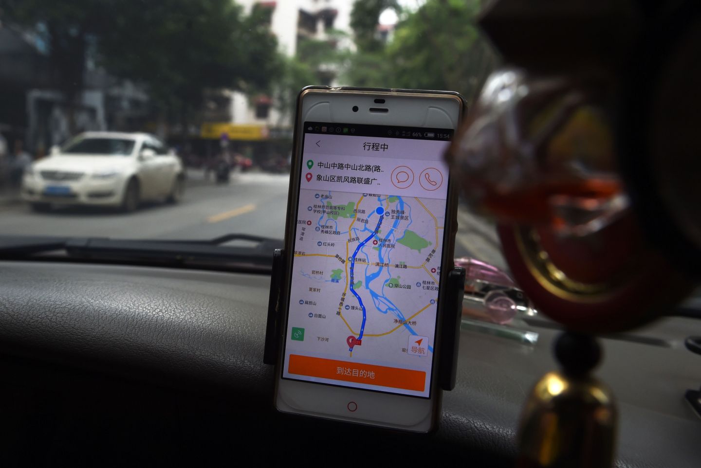 CHINA-US-APPLE-DIDI-RIDESHARING-UBER