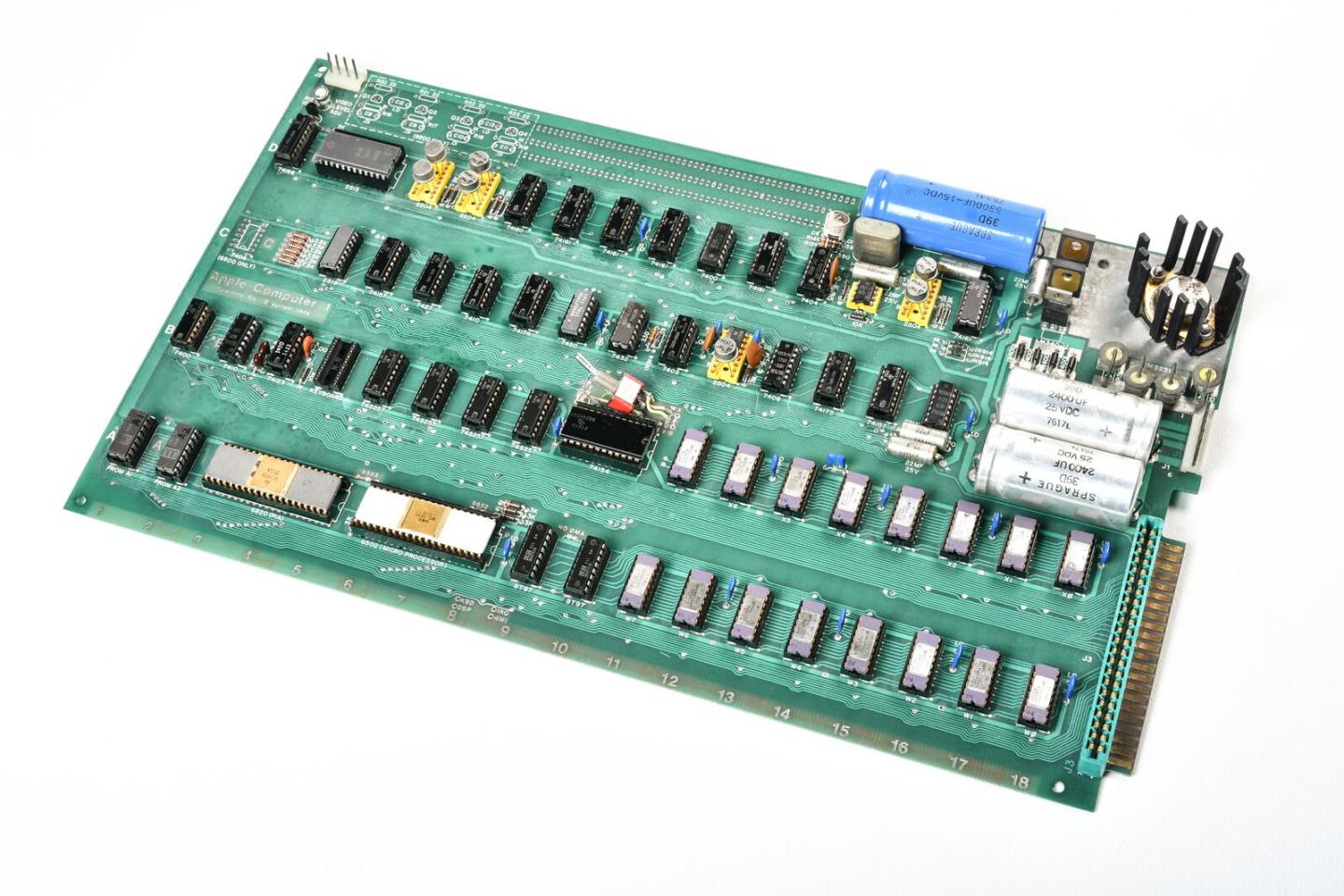 The Story of How the Apple I Computer Could Fetch $1 Million at Auction