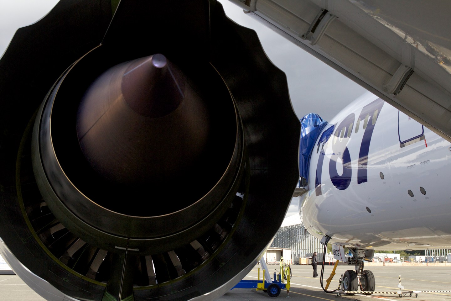 Boeing Delivers Its First 787 Dreamliner