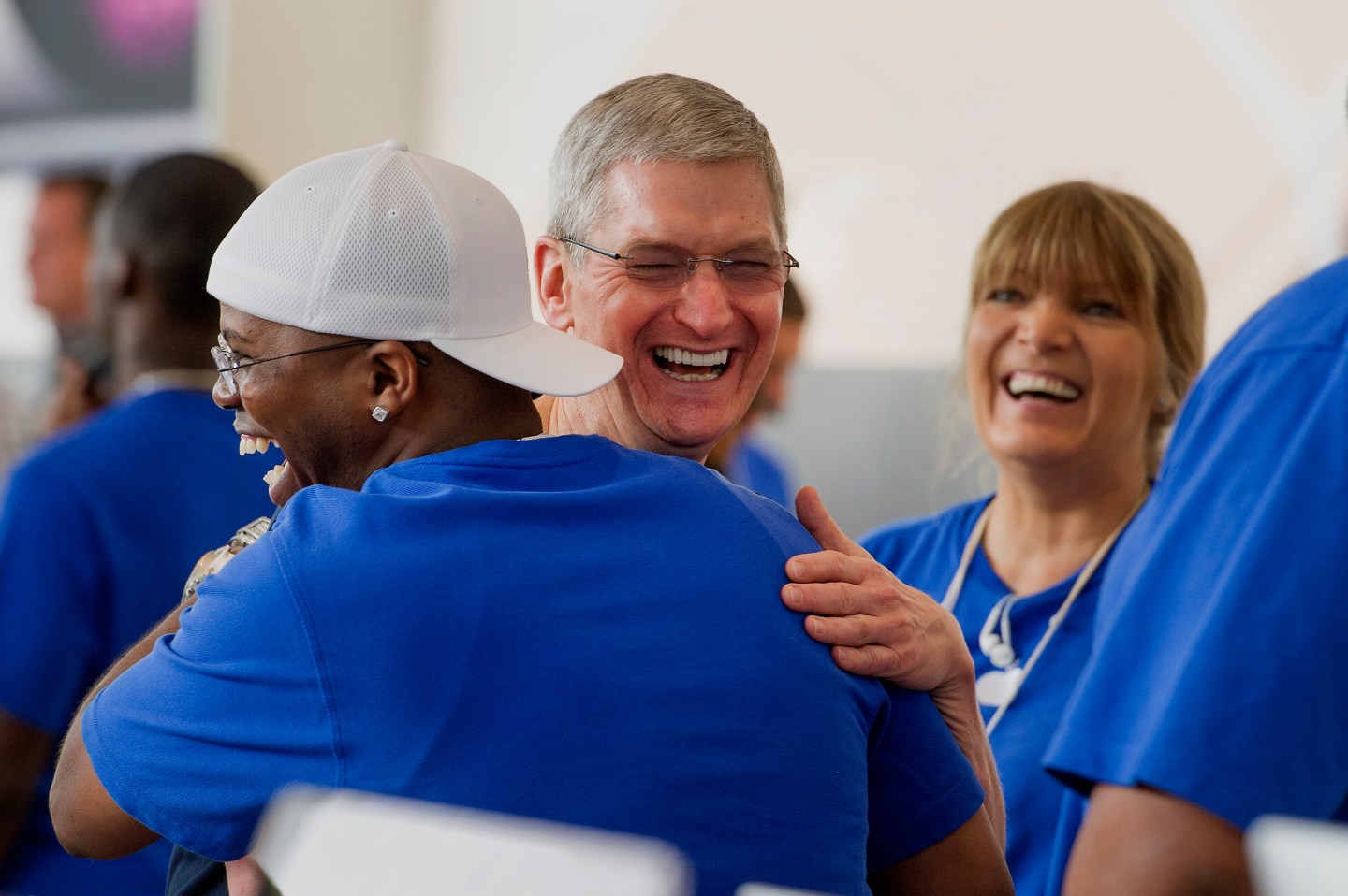 Apple's New Big-Screen iPhones Draw Long Lines As Sales Start