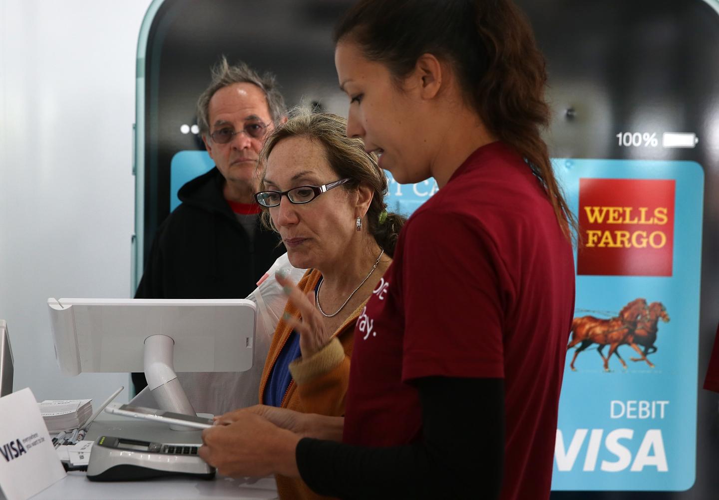 220,000 Stores Start Accepting Apple Pay