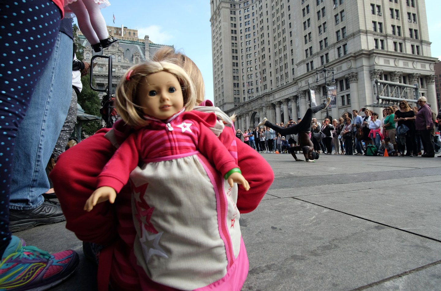 US-STREET-ENTERTAINMENT