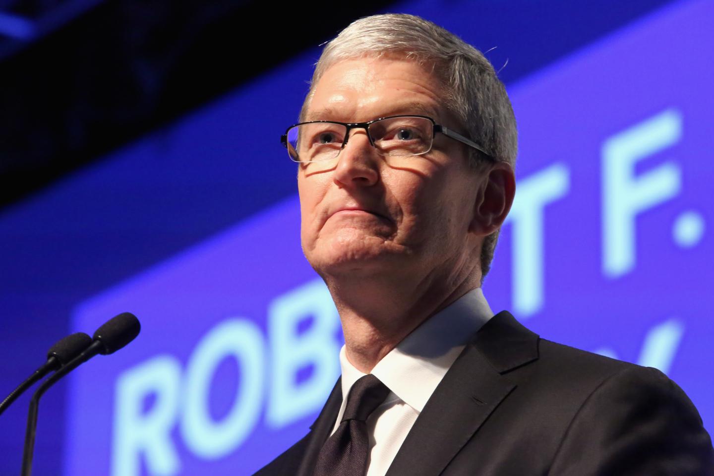 Robert F. Kennedy Human Rights Hosts The 2015 Ripple Of Hope Awards Honoring Congressman John Lewis, Apple CEO Tim Cook, Evercore Co-founder Roger Altman, And UNESCO Ambassador Marianna Vardinoyannis - Inside