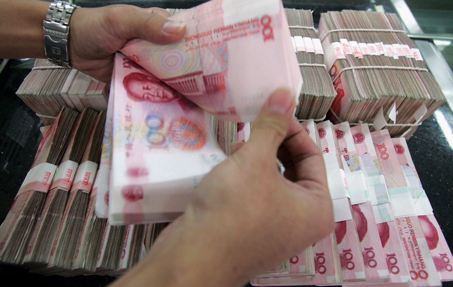 China Scraps Yuan Peg To US dollar