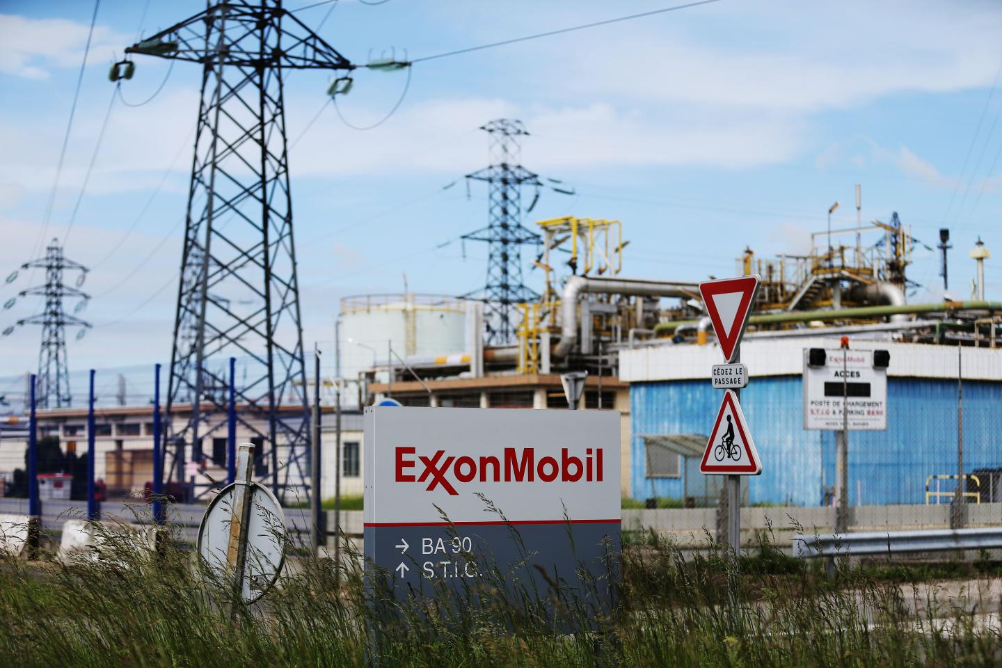 FRANCE-LABOUR-LAW-STRIKE-GAS