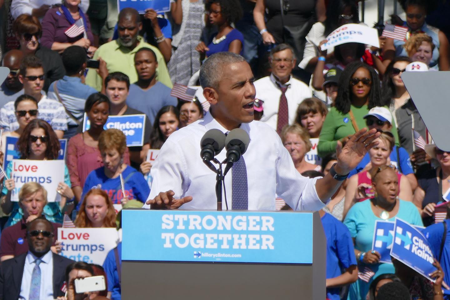 Obama at Democrats' electoral campaign in Philadelphia