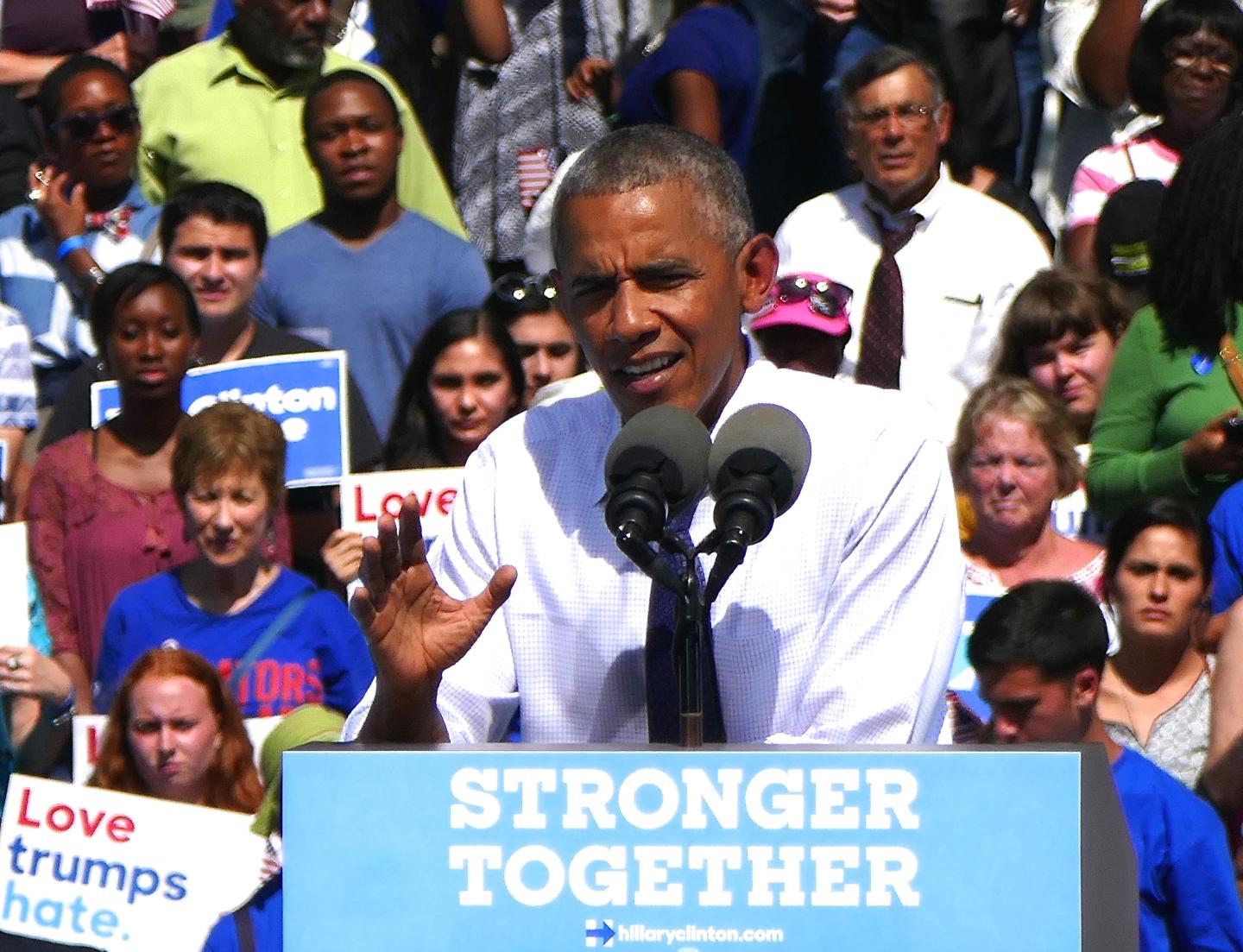 Obama at Democrats' electoral campaign in Philadelphia