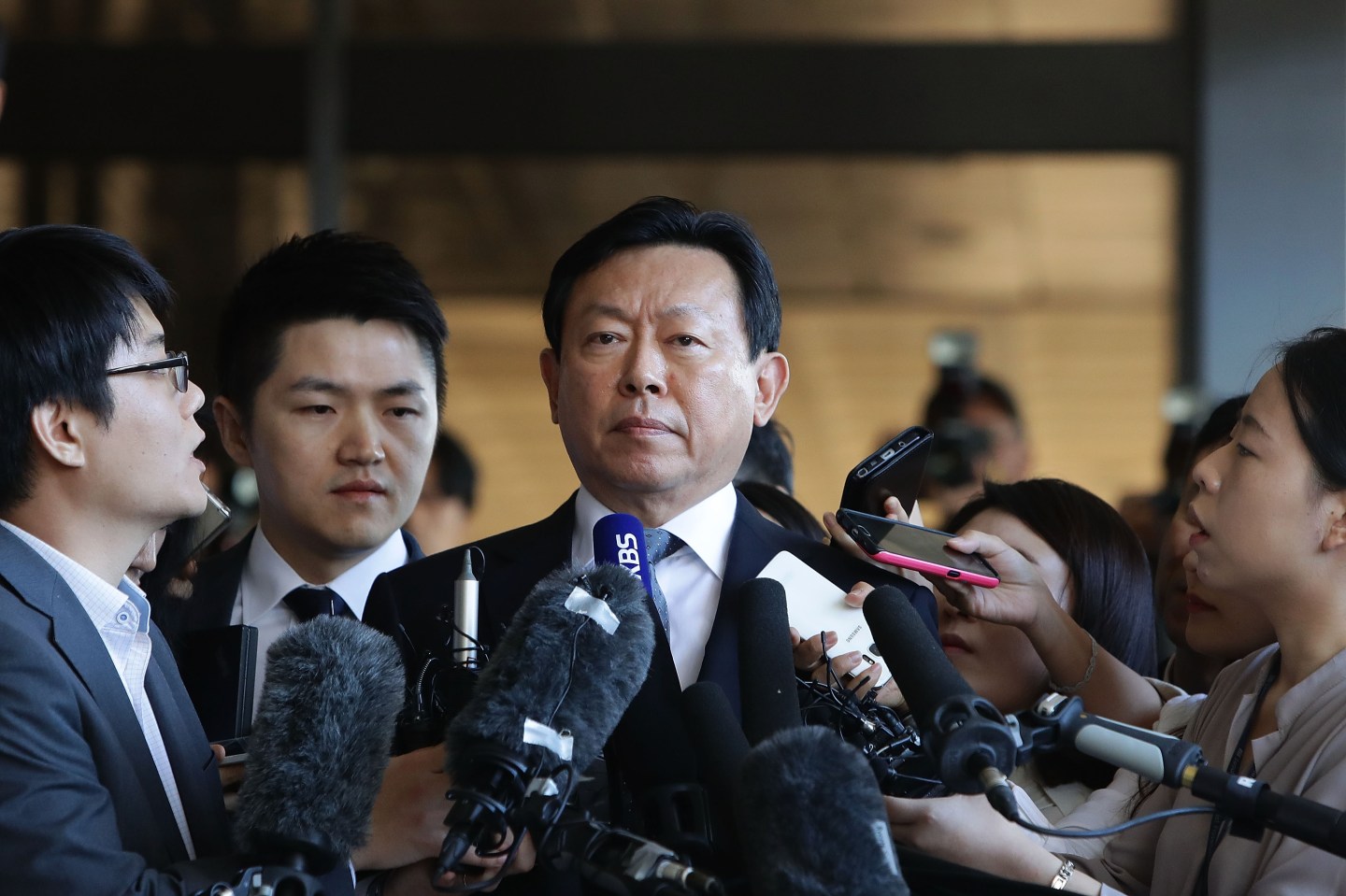 Lotte Shin Dong-bin Summoned By Prosecutors