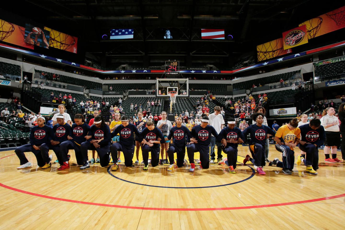 Phoenix Mercury v Indiana Fever