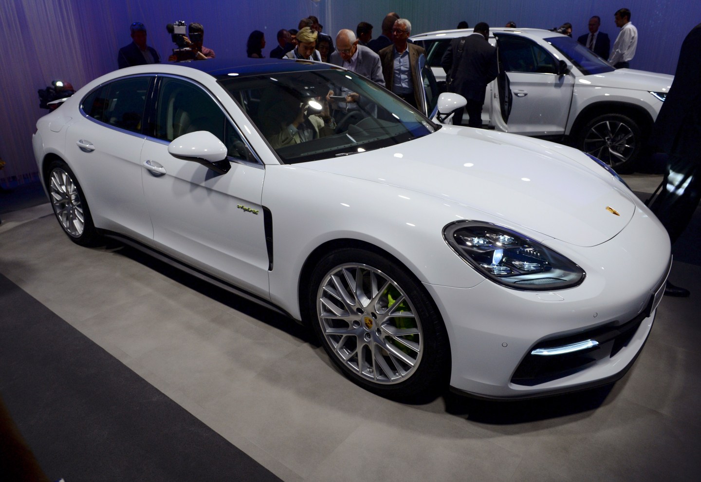 FRANCE-MOTOR-SHOW-PORSCHE