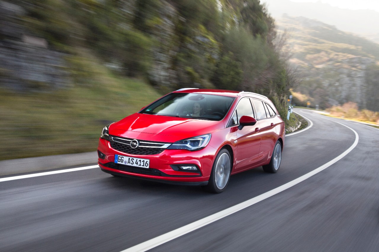 Opel Sells Station Wagons and Male Confidence With a Whole New Package