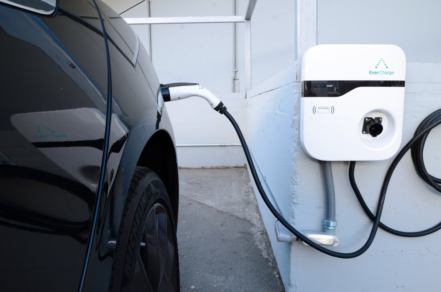 EverCharge, a California-based startup, provides electric vehicles chargers and services for people living in apartments and condos.