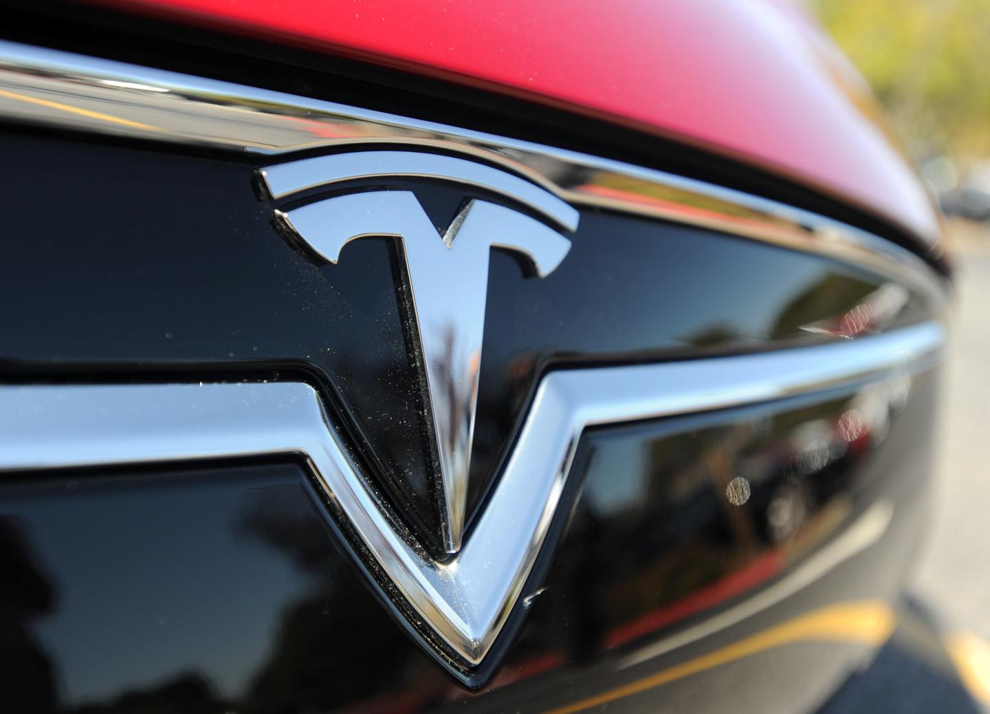 US-JAPAN-ABE-TESLA