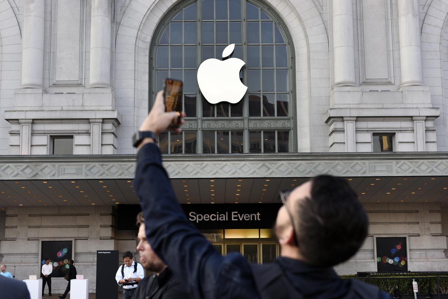 Apple Inc. Unveils Next Generation iPhone And New Watch