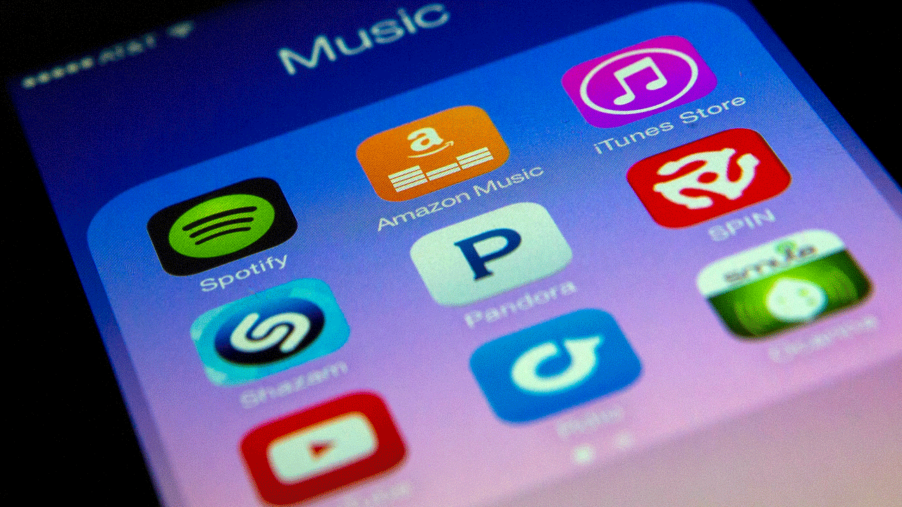 Pandora’s Shares Plunge 11% on Weak Sales