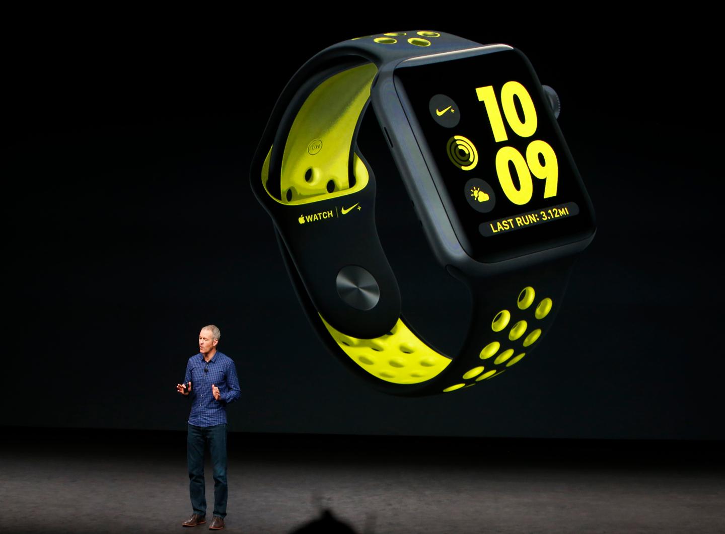 Jeff Williams discusses the Apple Watch Series 2 with Nike+ during a media event in San Francisco