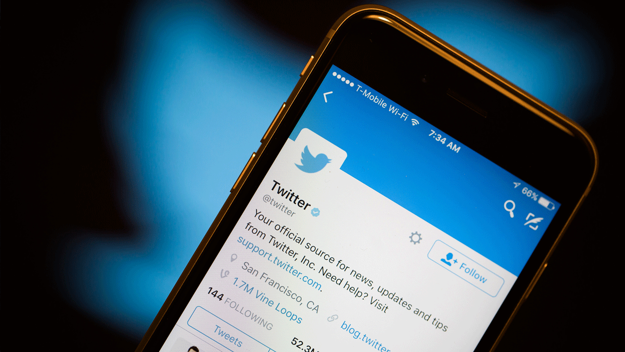 Trump’s Fake Twitter Following Climbs, Sparking Fears of a Bot War