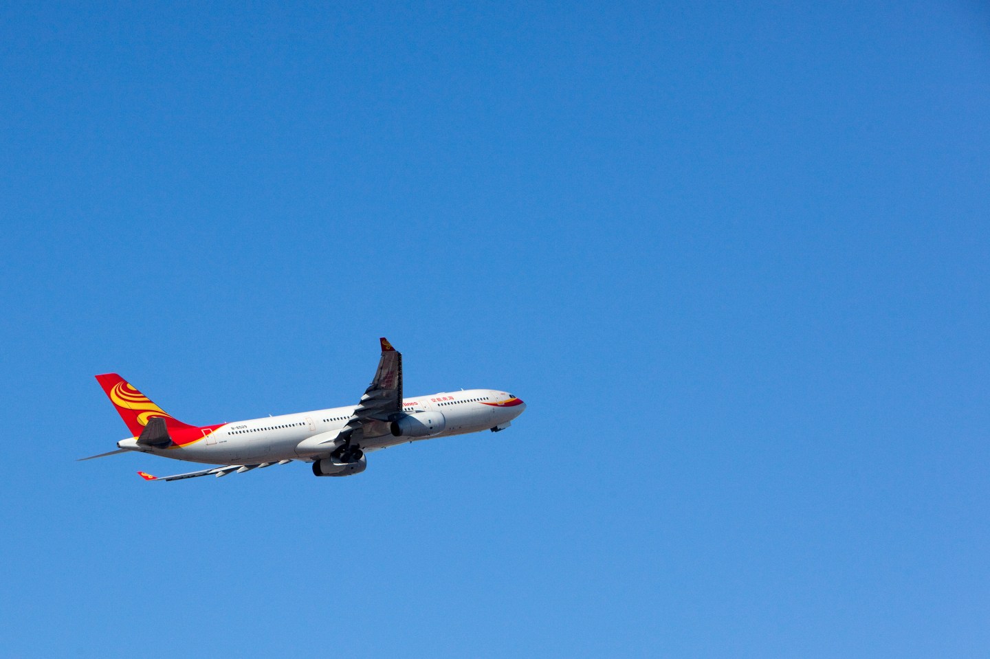 Hainan Air to Acquire Stakes in Hong Kong Air, Chang'an Air