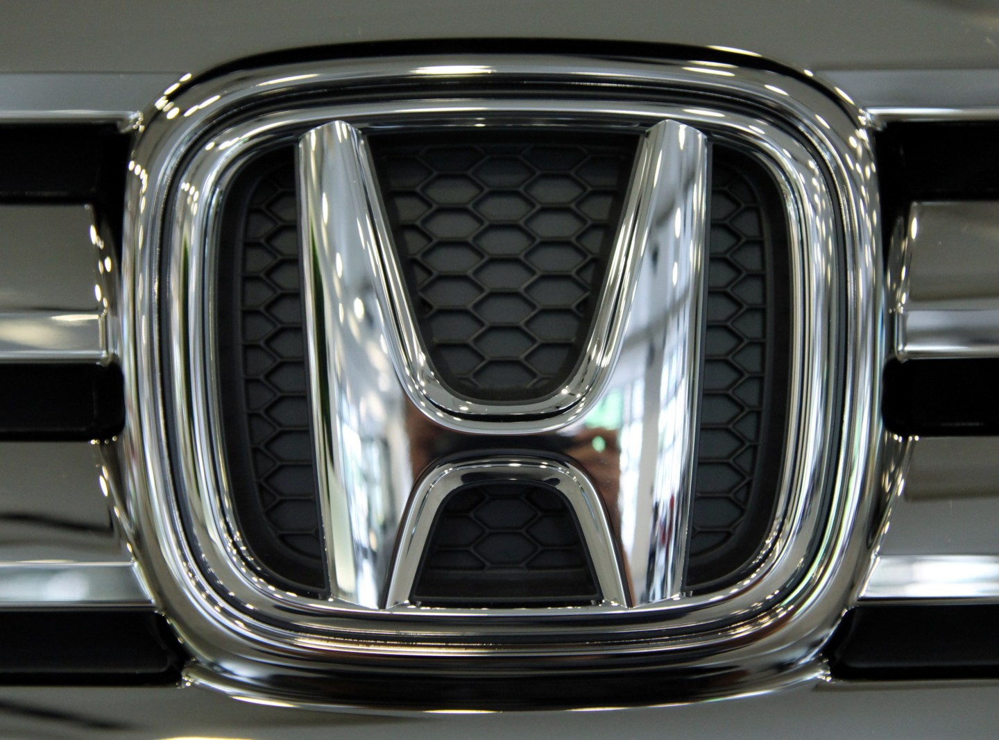 Honda Plans to Double Auto Sales Over 5 Years Led by Small Cars