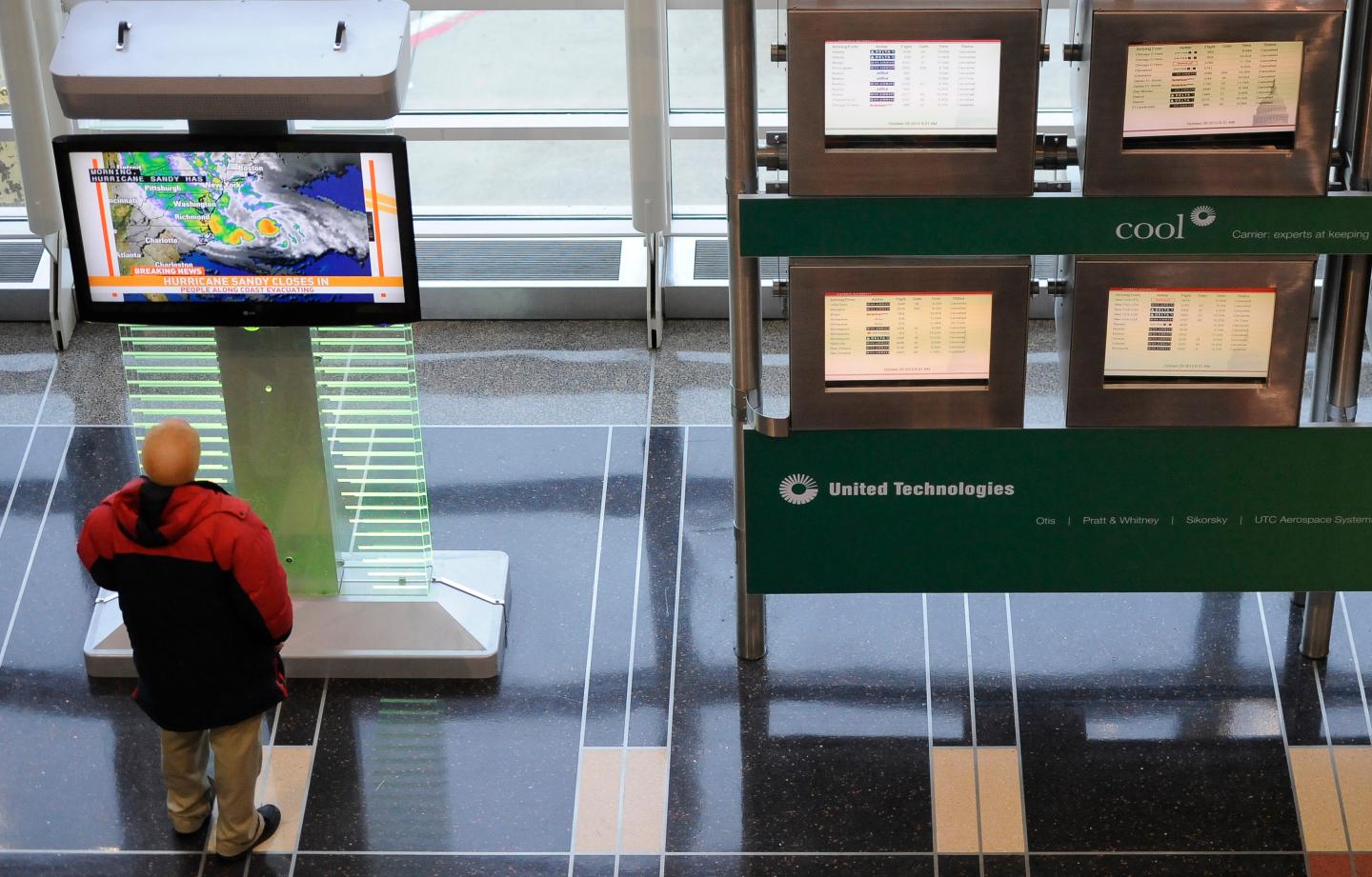 Hurricane Sandy cancelled many flights at Reagan National Airport - Arlington, VA