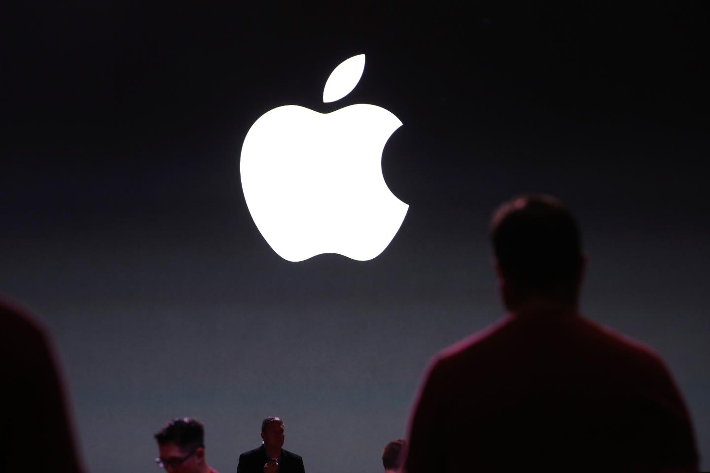 Apple Unveils iPhone 6