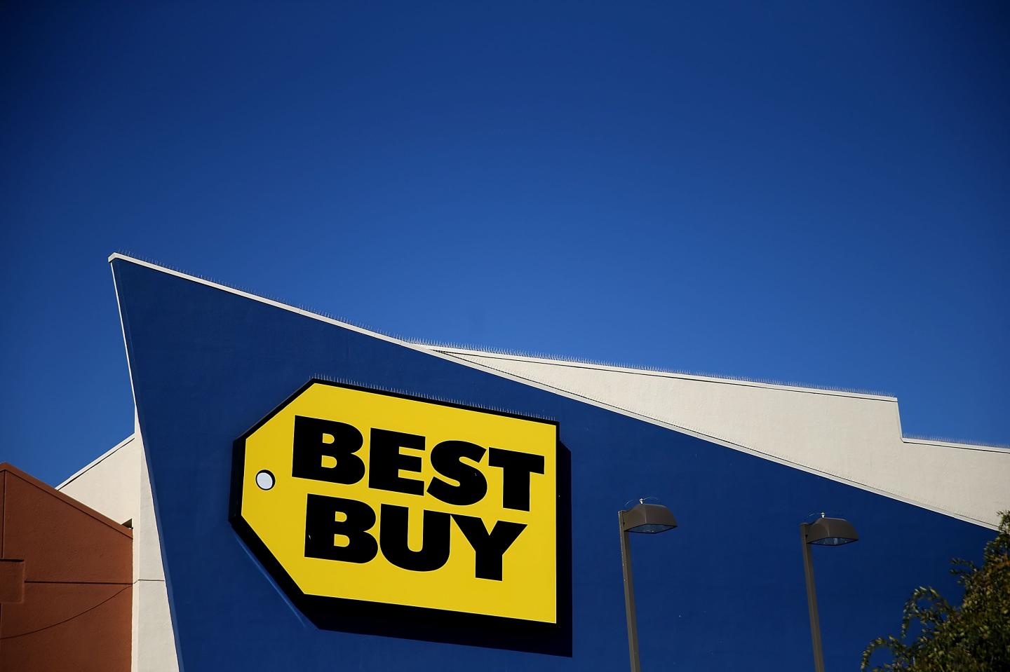 Big Box Retailer Best Buy Post Better Than Expected Earnings