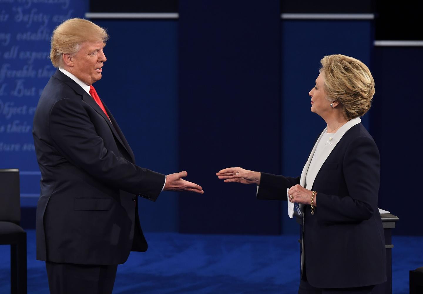 TOPSHOT-US-VOTE-DEBATE