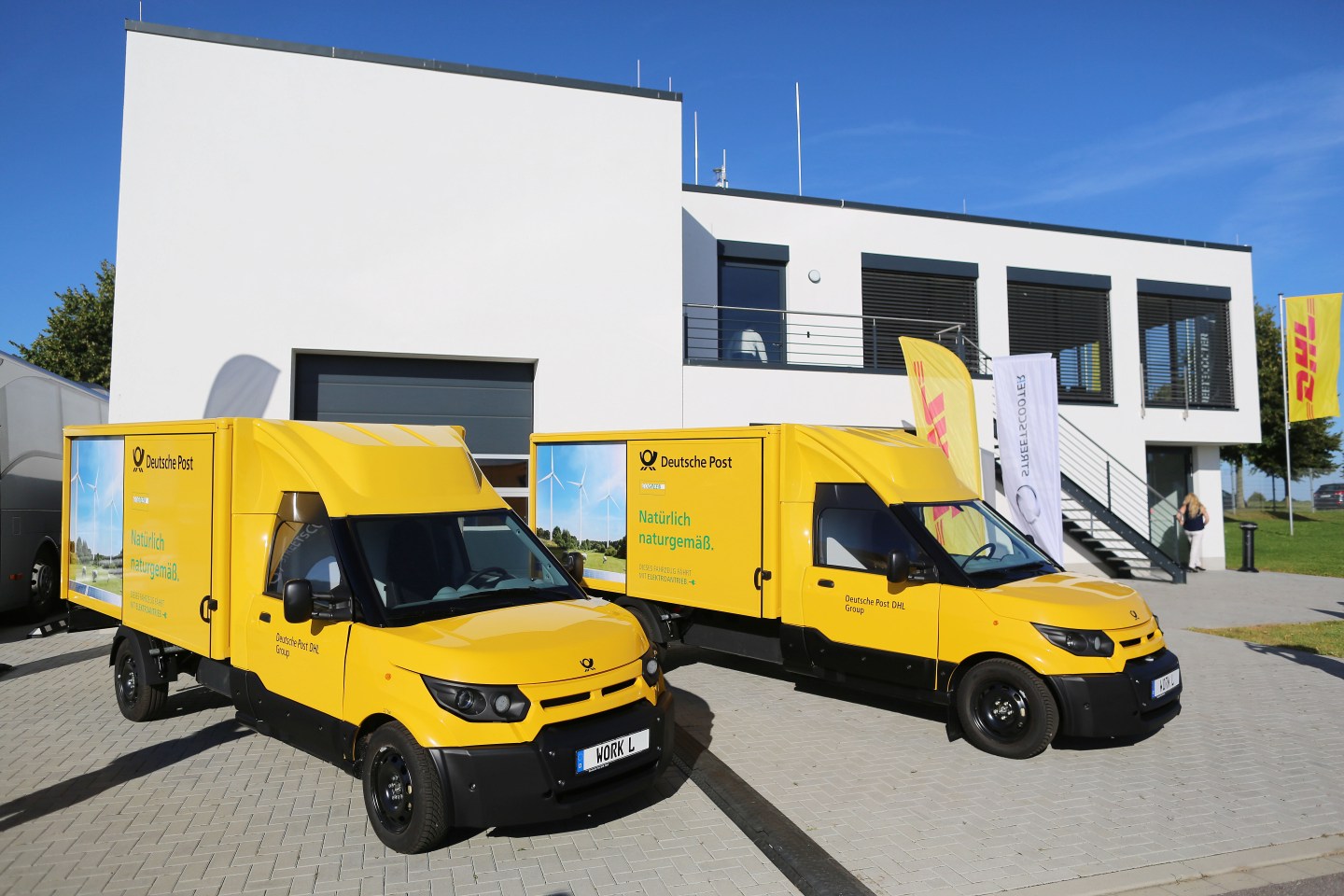 Deutsche Post postal service switching to electric StreetScooters