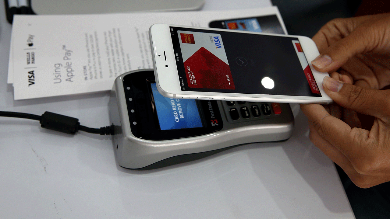 Apple’s Next Goal Is Killing Paper Money Once and For All