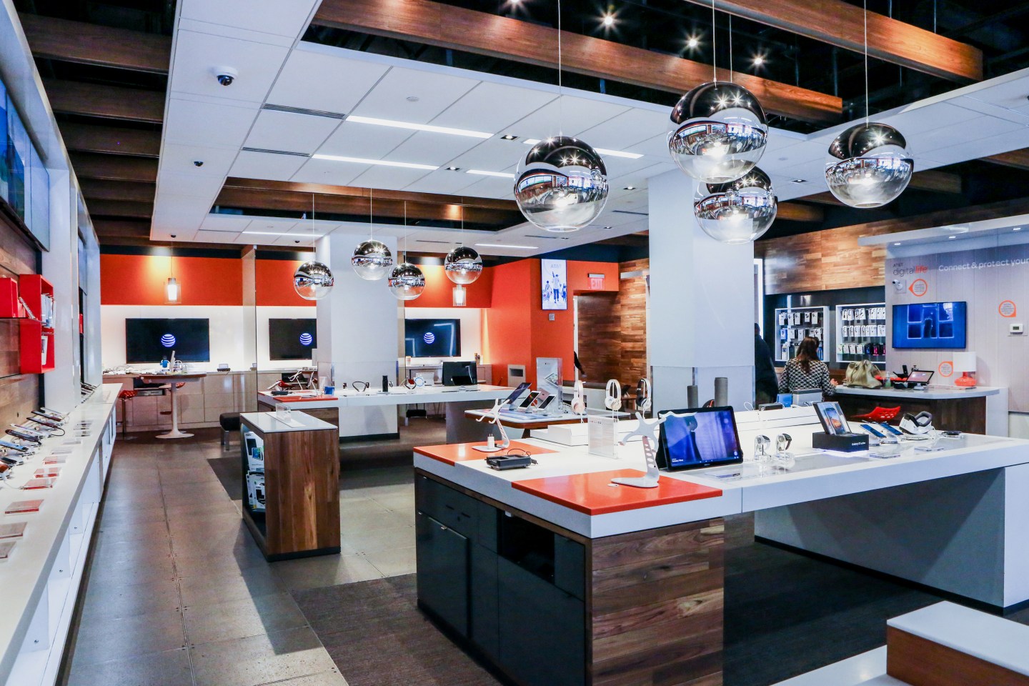 Inside An AT&amp;T Inc. Store As Company Meets Estimates On Mobile Subscriber Gains