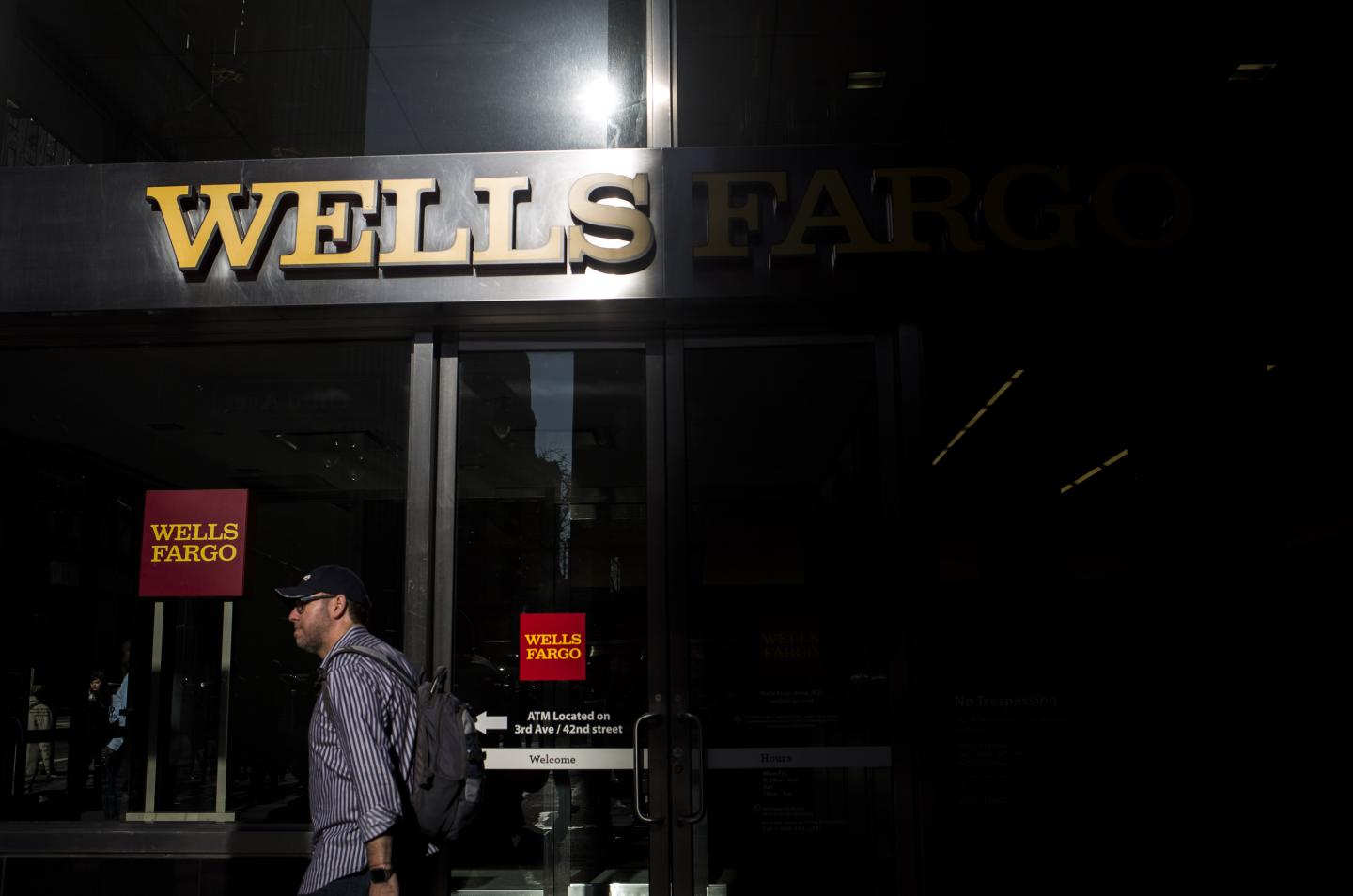 Protest Against Wells Fargo &amp; Co. As Senators Urge DOJ To Focus On Executives In Probe