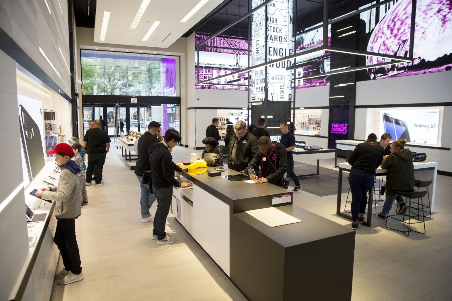 Inside A T-Mobile US Inc. Store Ahead Of Earnings Figures