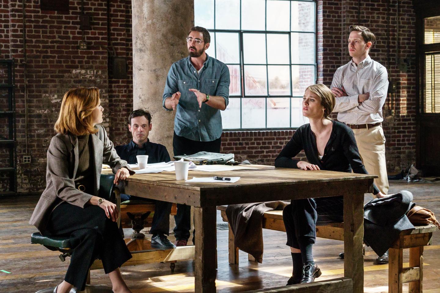 Kerry Bishe as Donna Clark, Scoot McNairy as Gordon Clark, Mackenzie Davis as Cameron Howe, Lee Pace as Joe MacMillan, Mark O'Brien as Tom Rendon - Halt and Catch Fire _ Season 3, Episode 10 - Photo Credit: Tina Rowden/AMC