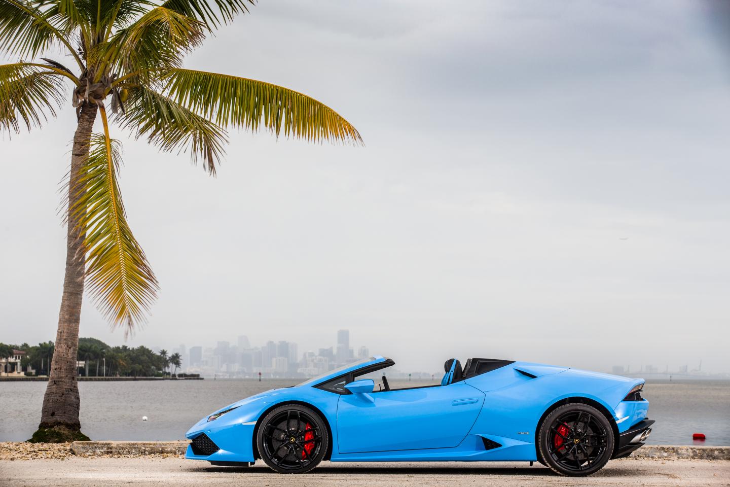 The Lamborghini Huracán Spyder Should Be Illegal