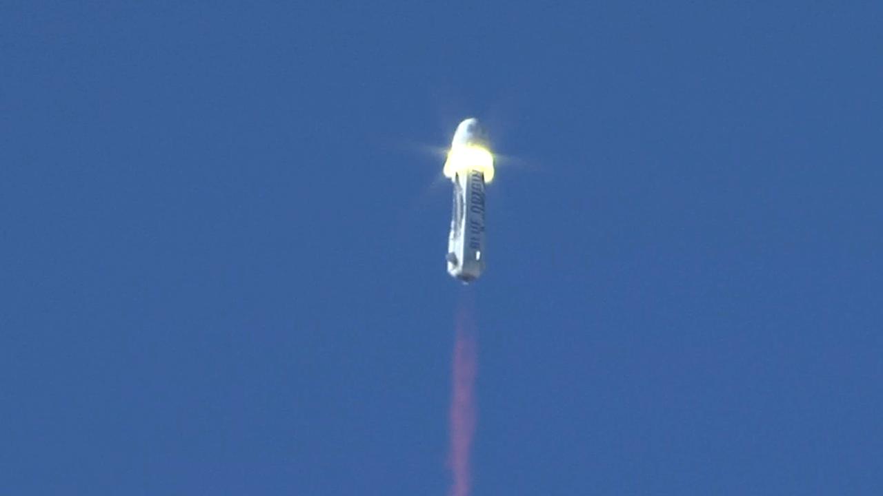 Jeff Bezos’ Blue Origin Will Take Tourists to Space by 2018