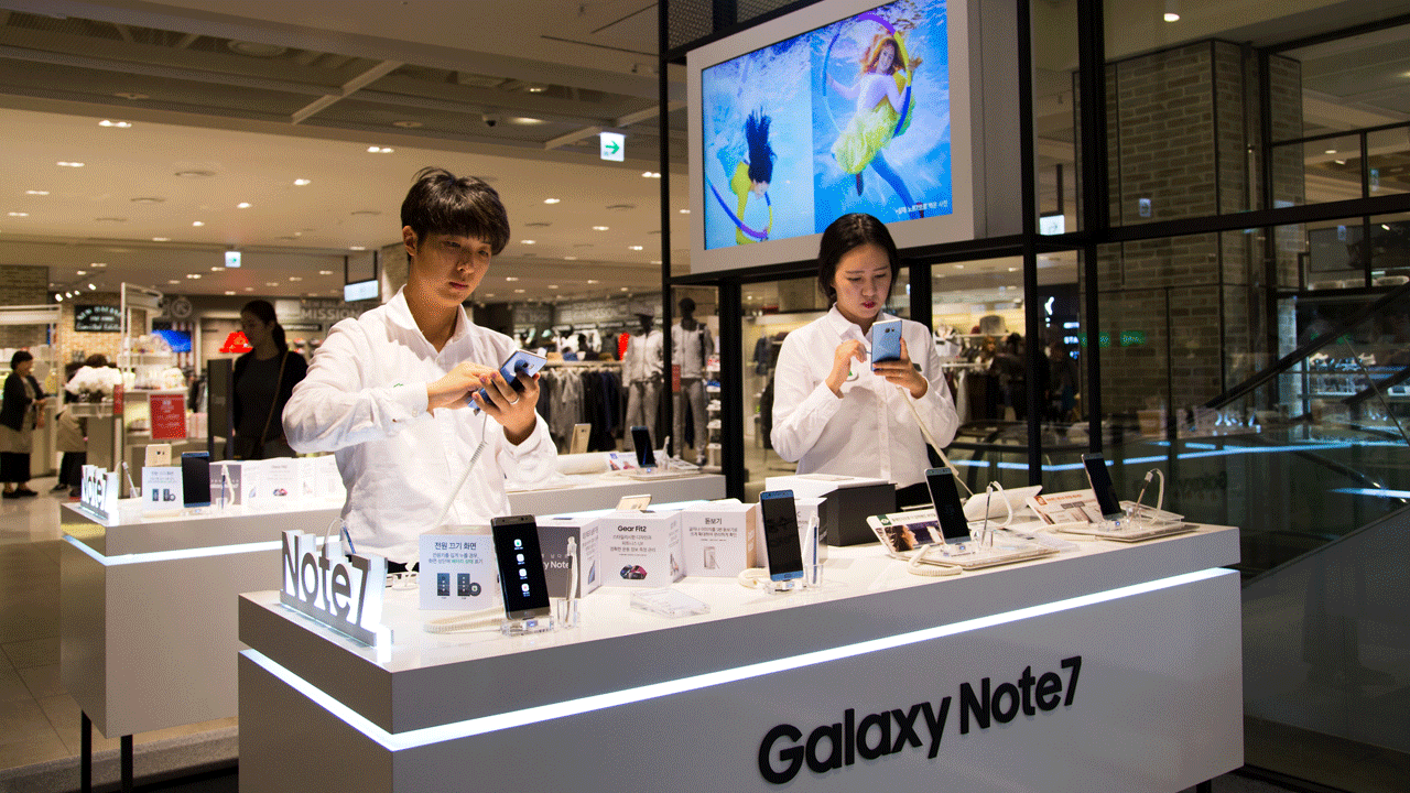 Why Samsung Workers in Vietnam Are Confident in Riding Out Note 7 Storm