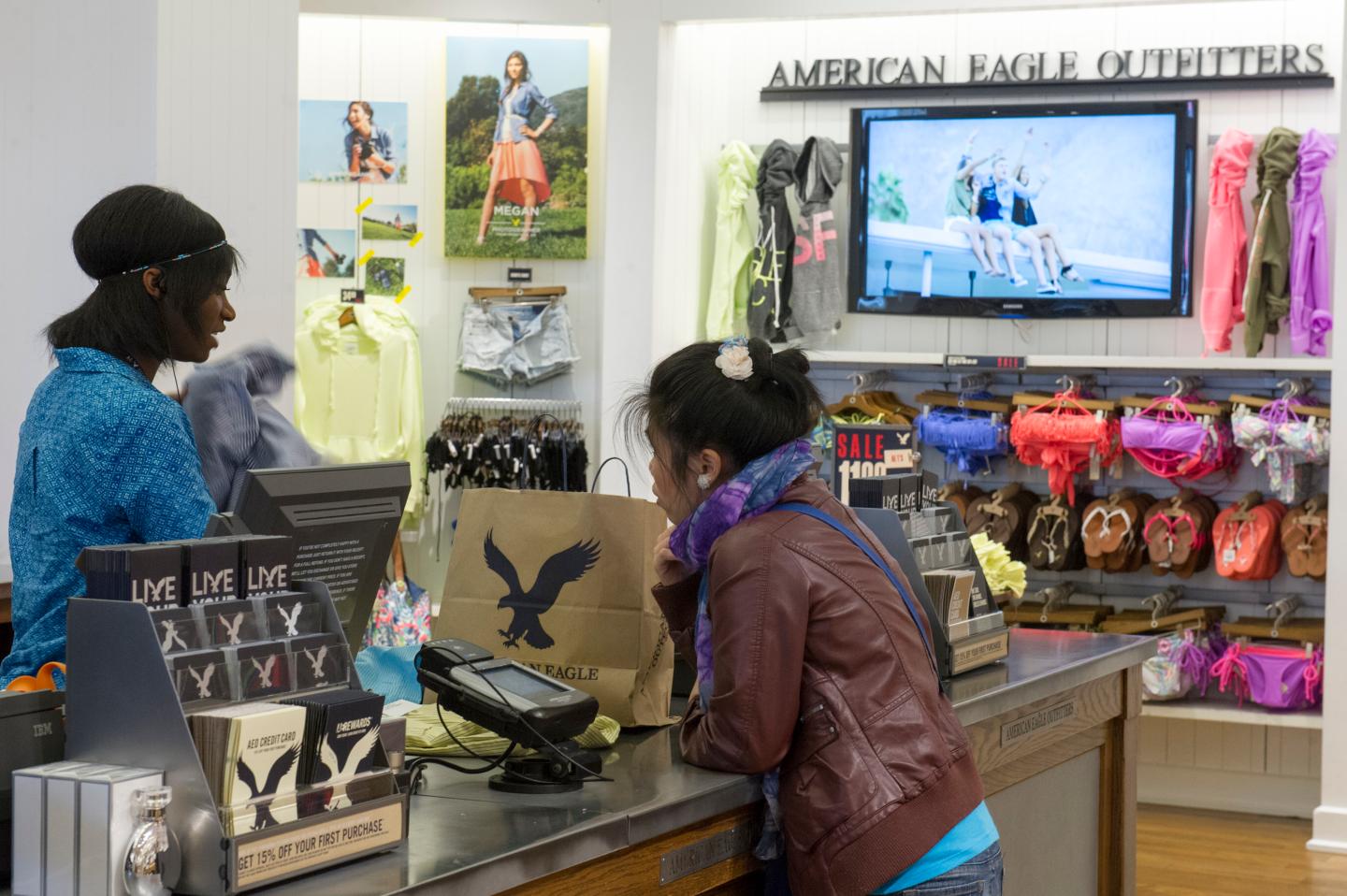 American Eagle Outfitters Inc. Announces Earnings