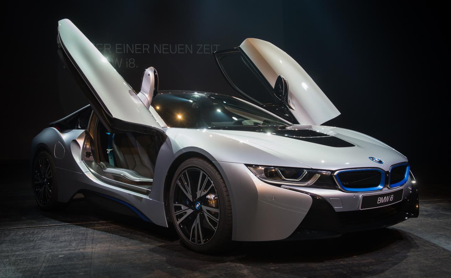 BMW Launches i8