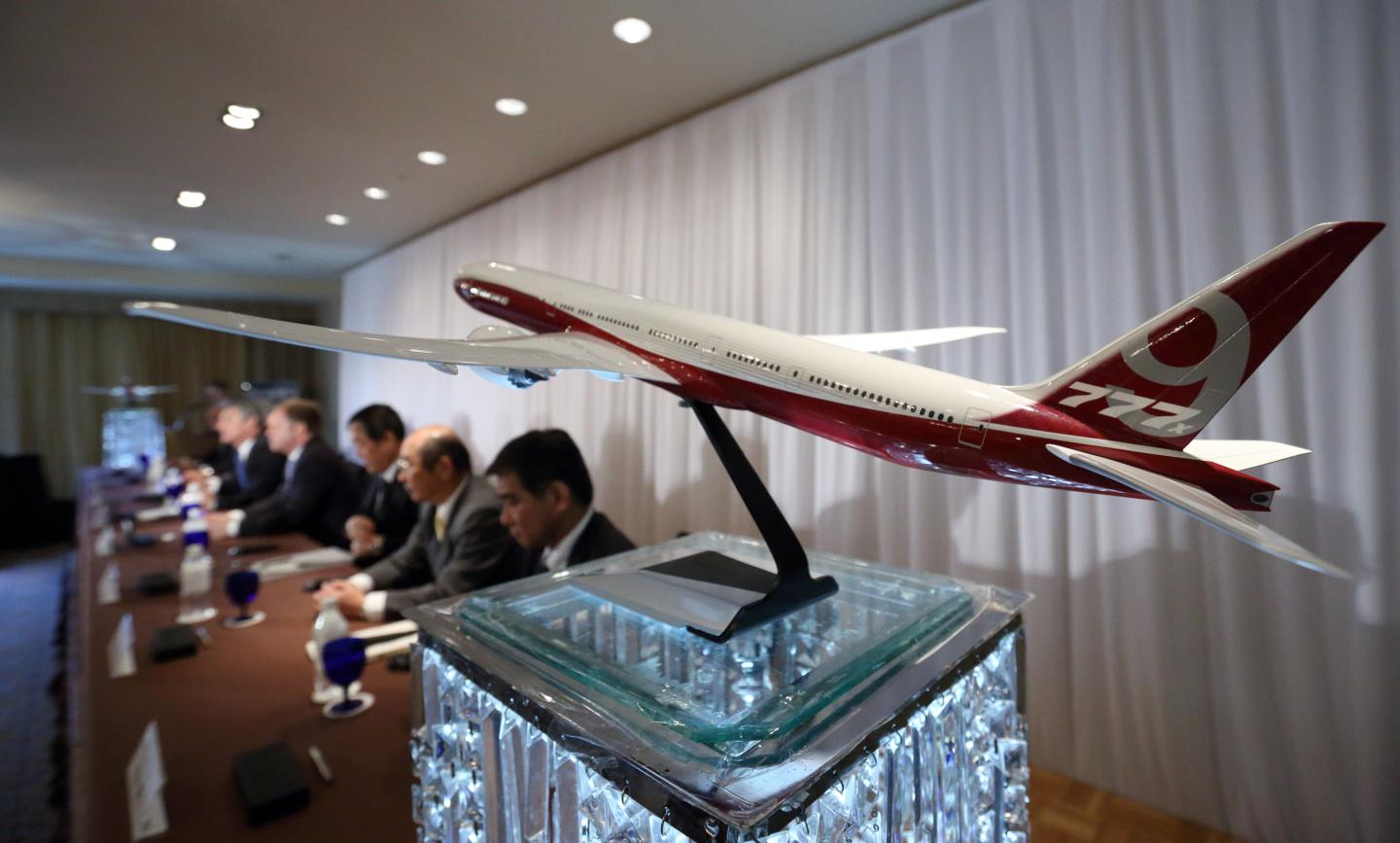 A model of the Boeing 777X aircraft.