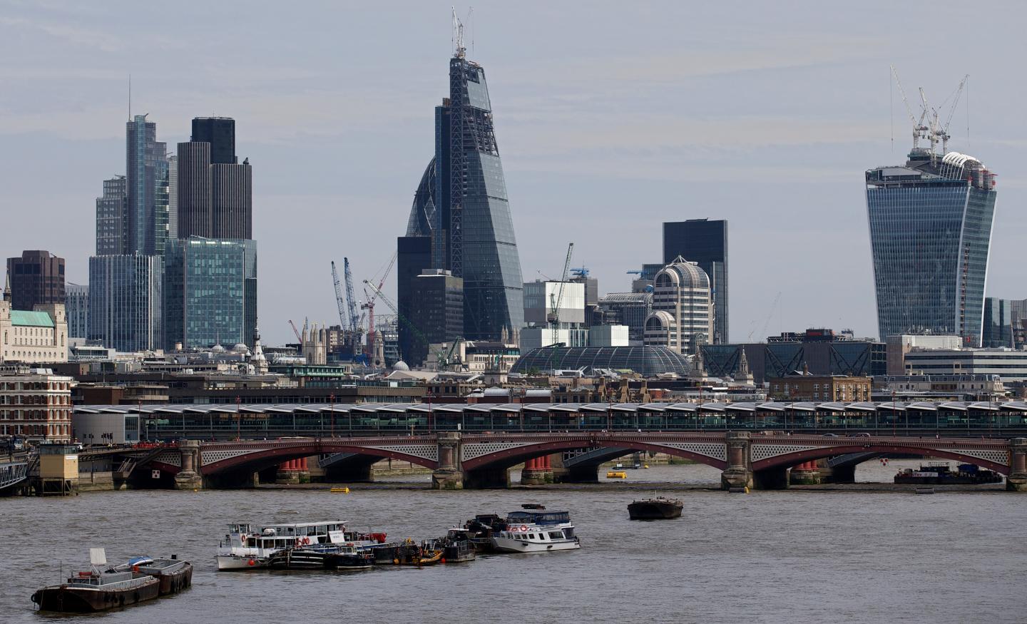 BRITAIN-POLITICS-VOTE_ECONOMY
