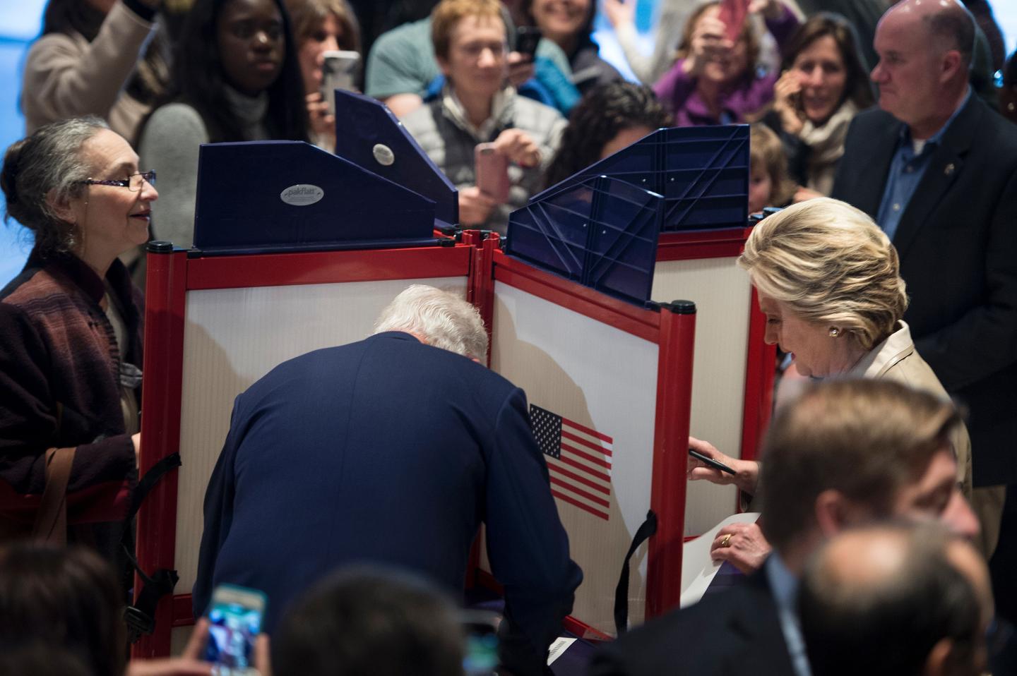 US-VOTE-DEMOCRATS-CLINTON