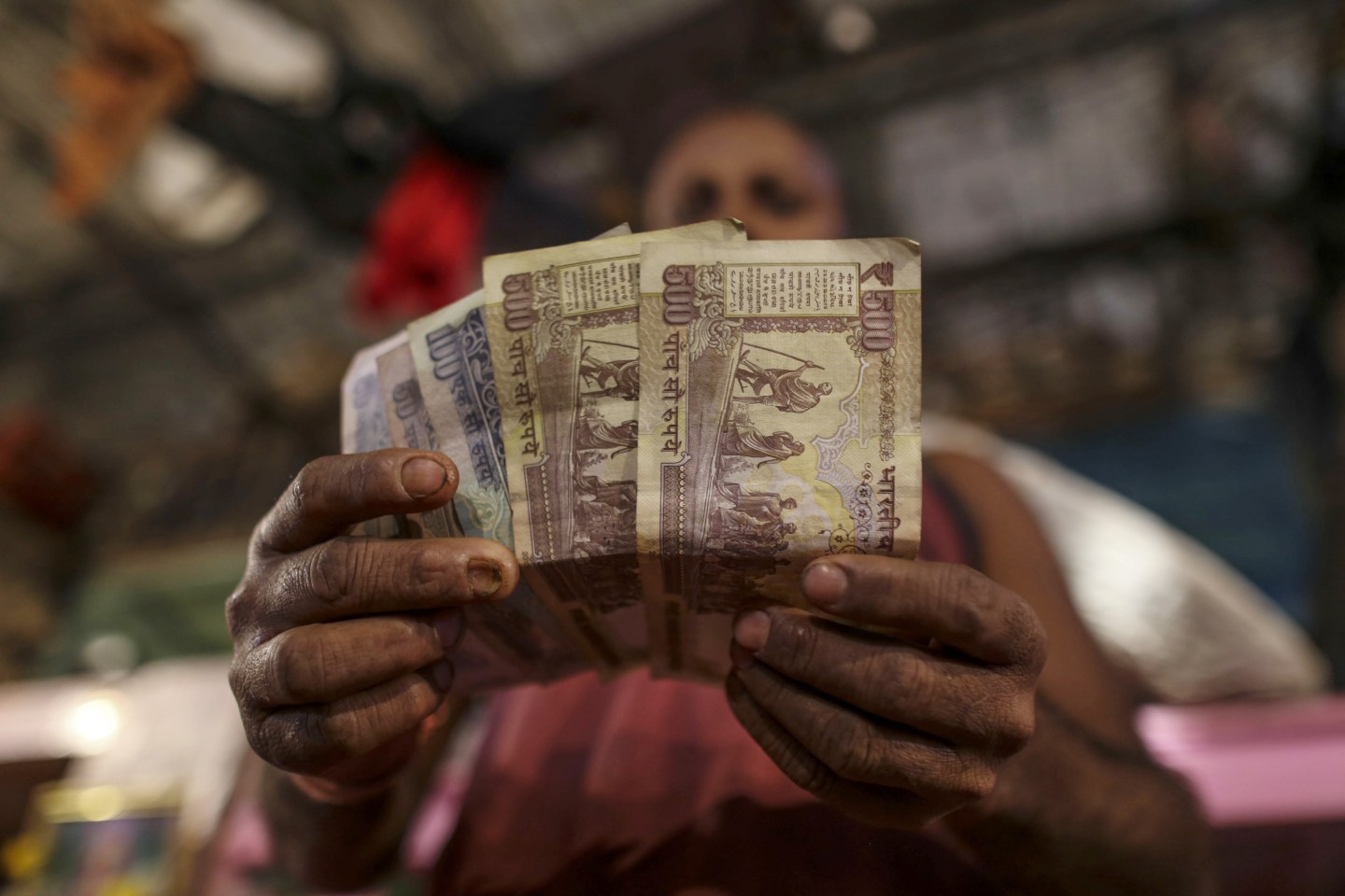 Business Suffers As India Struggles to Replace Banned Cash