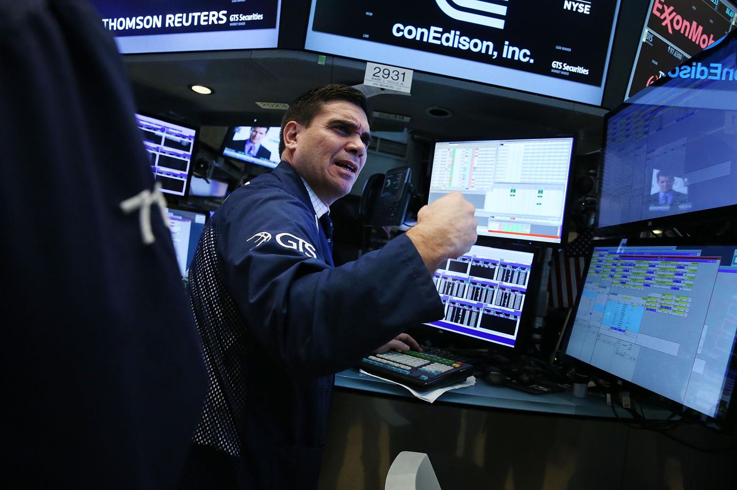 Dow Climbs Over 19,000 For First Time As Stock Rally Continues