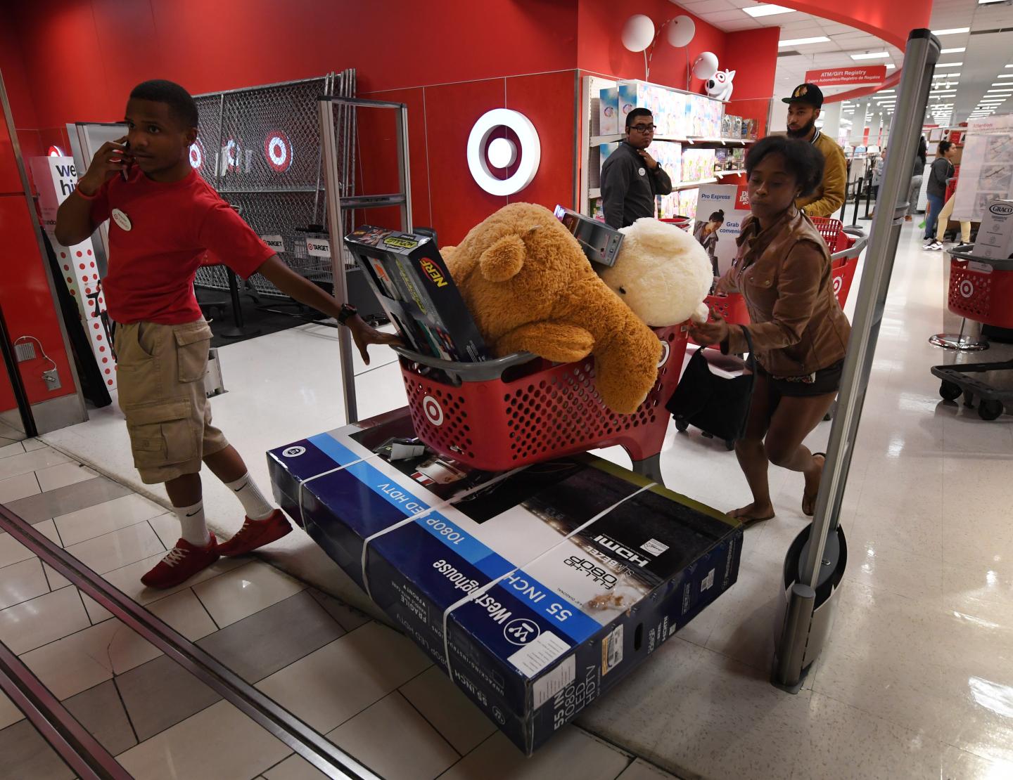 US-ECONOMY-SHOPPING