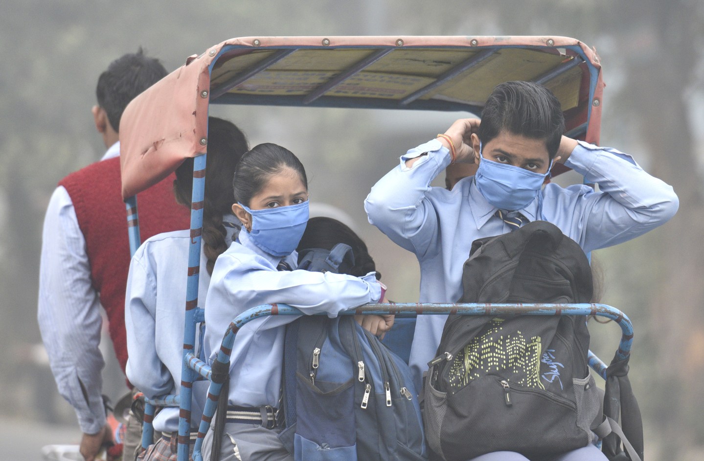 Delhi/NCR Pollution: City Remains Engulfed In Thick Smog